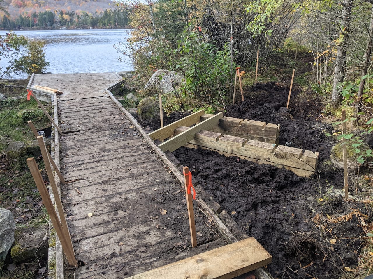 Boardwalk along the shoreline.